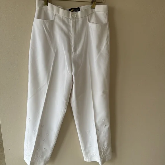 White pants & blue & white embroidered blouse - Picture 2 of 14